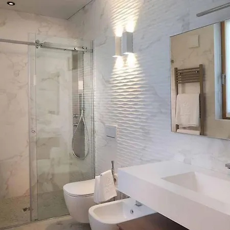 5br Luxurious Contemporary Mountain Вилла
